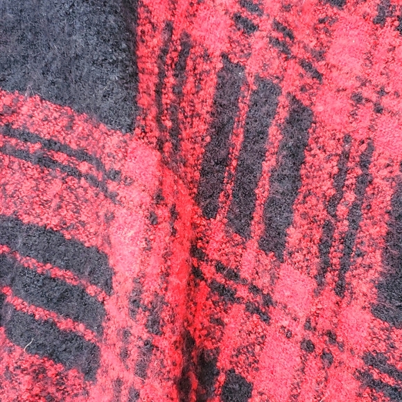 Steve Madden Plaid poncho - Picture 2 of 4